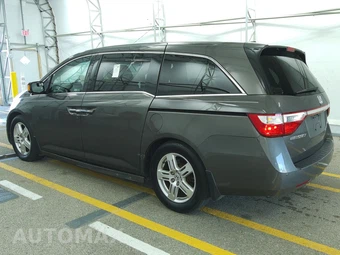 2011 Honda Odyssey Touring 118.1" WB - miniatura 6