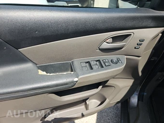 2011 Honda Odyssey Touring 118.1" WB - miniatura 9