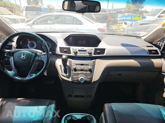 2011 Honda Odyssey Touring 118.1" WB - miniatura 11