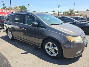 2011 Honda Odyssey Touring 118.1" WB - miniatura 3