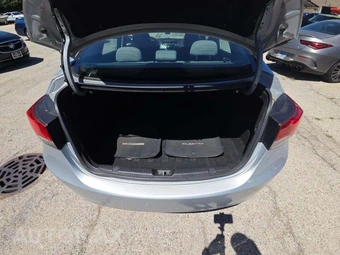 2011 Hyundai Elantra GLS Sedan – miniatura 14