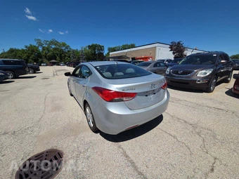 2011 Hyundai Elantra GLS Sedan – miniatura 2