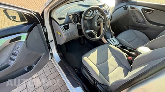 2011 Hyundai Elantra GLS Sedan - miniatura 12