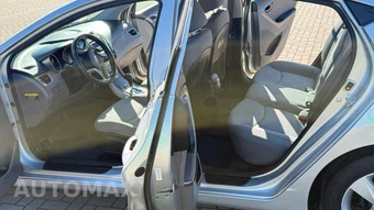 2011 Hyundai Elantra GLS Sedan - miniatura 25