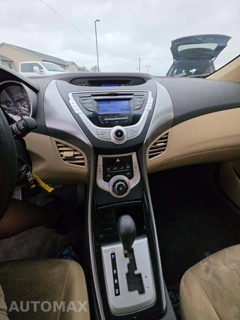 2011 Hyundai Elantra GLS Sedan - miniatura 10