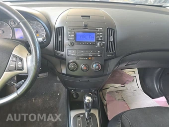 2011 Hyundai Elantra Touring SE Wagon – miniatura 11