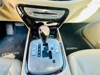 2011 Hyundai Genesis 3.8 Sedan – miniatura 16