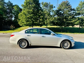 2011 Hyundai Genesis 3.8 Sedan – miniatura 3