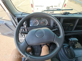 2011 Isuzu NPR Base Low Tilt – miniatura 10