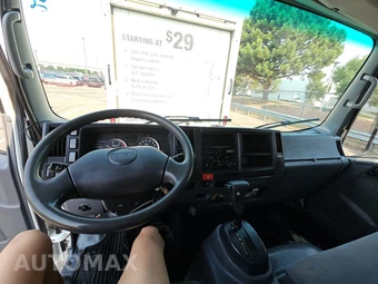 2011 Isuzu NPR Base Low Tilt – miniatura 11