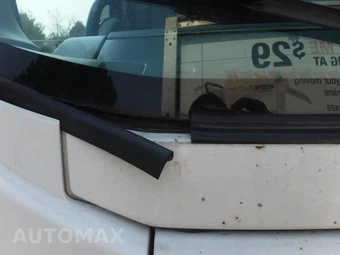 2011 Isuzu NPR Base Low Tilt – miniatura 17