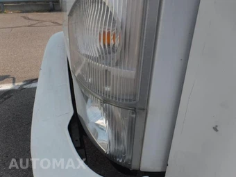2011 Isuzu NPR Base Low Tilt – miniatura 18
