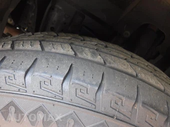2011 Isuzu NPR Base Low Tilt – miniatura 32