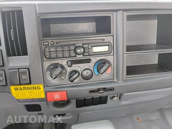 2011 Isuzu NQR – miniatura 13