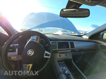2011 Jaguar XF – miniatura 11