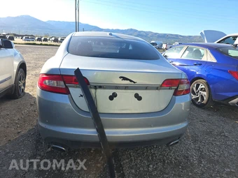 2011 Jaguar XF – miniatura 5
