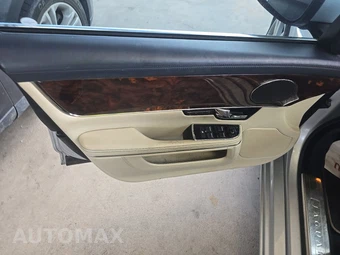2011 Jaguar XJL - miniatura 9