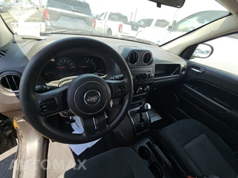 2011 Jeep Compass – miniatura 11