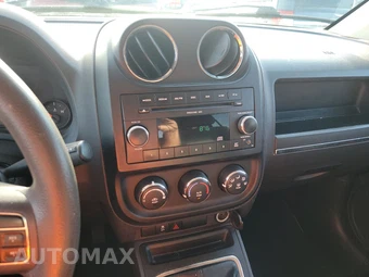 2011 Jeep Compass – miniatura 11