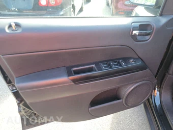 2011 Jeep Compass – miniatura 9