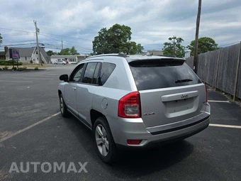 2011 Jeep Compass Latitude - miniatura 2