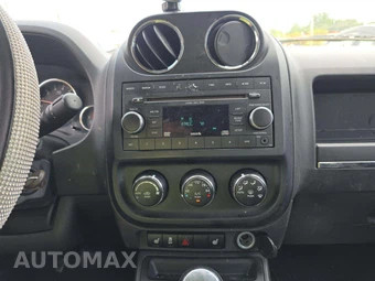 2011 Jeep Compass Limited – miniatura 10
