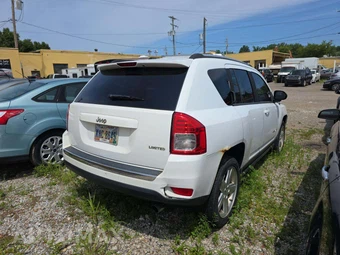 2011 Jeep Compass Limited – miniatura 3