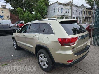 2011 Jeep Grand Cherokee Laredo - miniatura 2