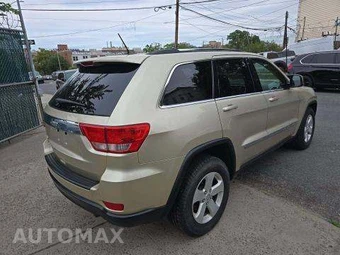 2011 Jeep Grand Cherokee Laredo - miniatura 3