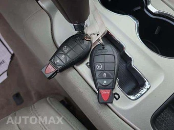 2011 Jeep Grand Cherokee Laredo - miniatura 8
