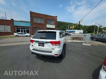 2011 Jeep Grand Cherokee Laredo - miniatura 3