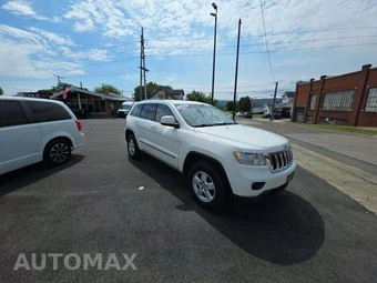 2011 Jeep Grand Cherokee Laredo - miniatura 4