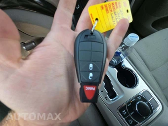 2011 Jeep Grand Cherokee Laredo - miniatura 8