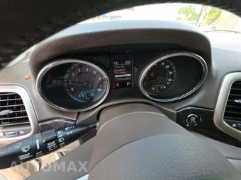 2011 Jeep Grand Cherokee Laredo - miniatura 9