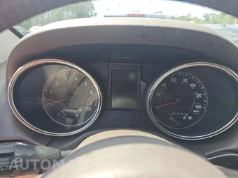 2011 Jeep Grand Cherokee Laredo – miniatura 9