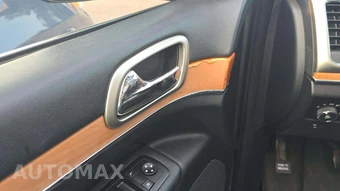 2011 Jeep Grand Cherokee Overland – miniatura 29