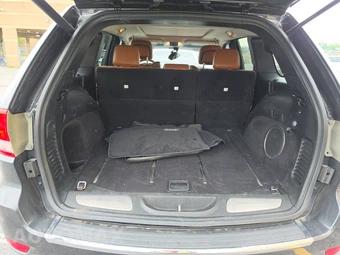 2011 Jeep Grand Cherokee Overland – miniatura 16