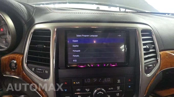 2011 Jeep Grand Cherokee Overland – miniatura 38