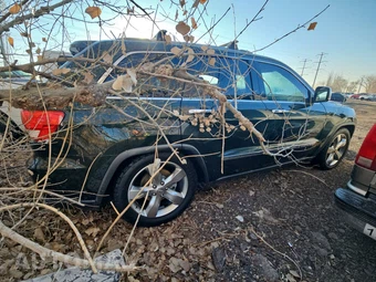 2011 Jeep Grand Cherokee Overland - miniatura 4