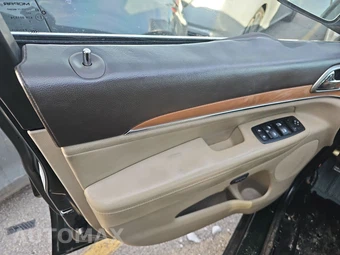 2011 Jeep Grand Cherokee Overland - miniatura 9