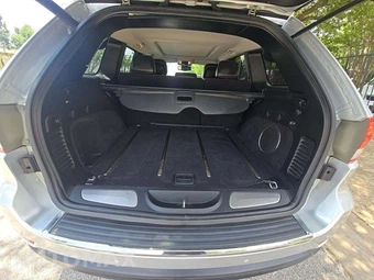 2011 Jeep Grand Cherokee Overland - miniatura 11