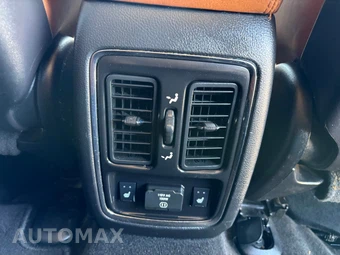 2011 Jeep Grand Cherokee Overland - miniatura 26