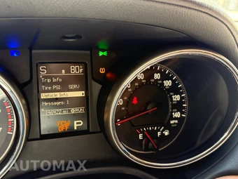 2011 Jeep Grand Cherokee Overland - miniatura 32