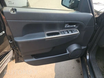 2011 Jeep Liberty Limited Edition - miniatura 9