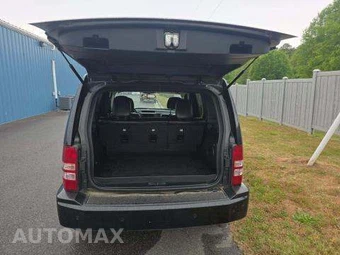 2011 Jeep Liberty Limited Edition – miniatura 14