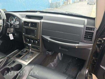 2011 Jeep Liberty Limited Edition – miniatura 19