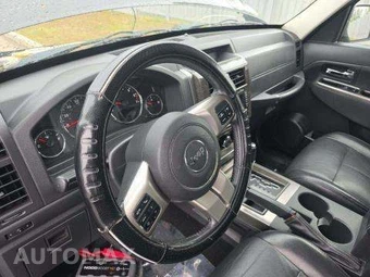 2011 Jeep Liberty Limited Edition – miniatura 22