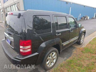 2011 Jeep Liberty Limited Edition – miniatura 3