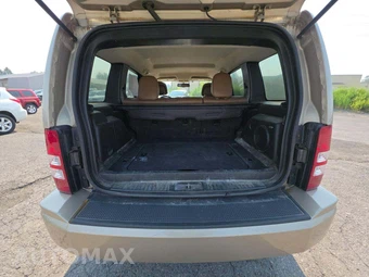 2011 Jeep Liberty Limited Edition – miniatura 11
