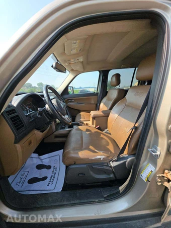 2011 Jeep Liberty Limited Edition – miniatura 3